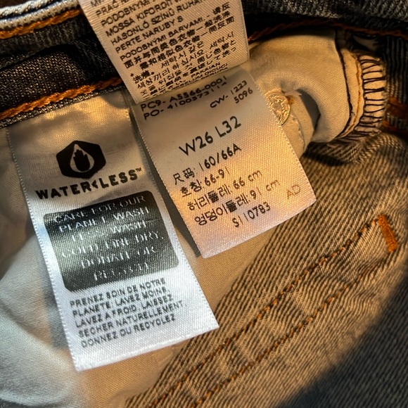 Levi’s EUC Low Loose Denim Jeans - Picture 10 of 10